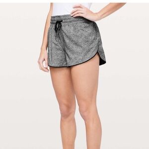 Lululemon Choose A Side reversible shorts sz 12